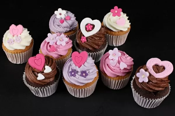Hearts and Flowers Cupcakes
